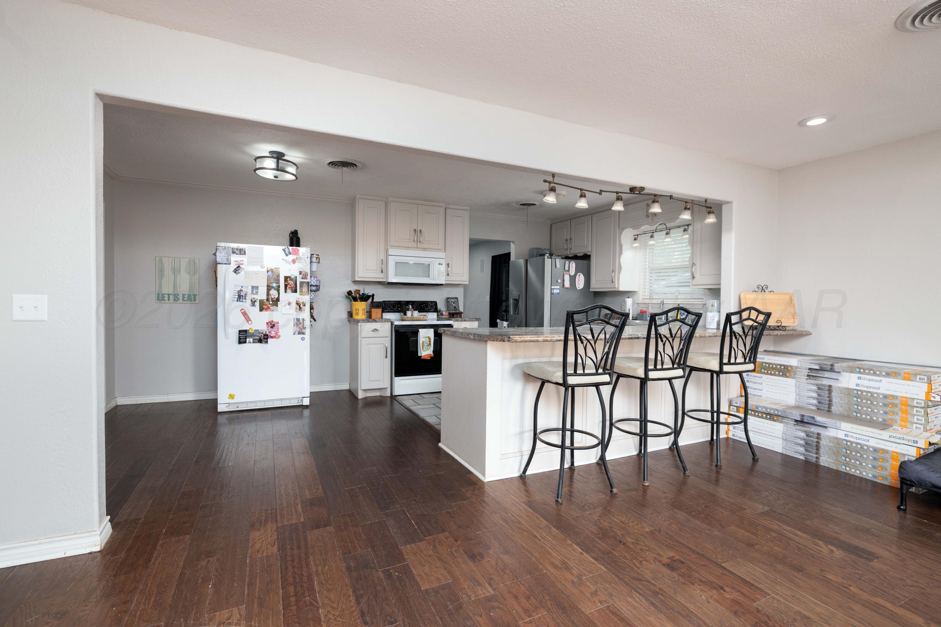 7003 Euclid Street Amarillo, TX 79110 - Photo 9 of 23 Kitchen