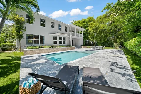 $3,900,000 | 5700 Southwest 86th Street, South Miami, FL 33143