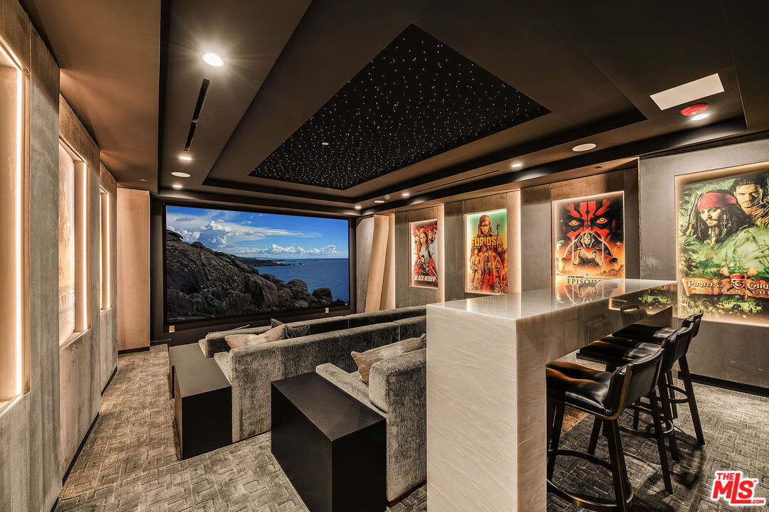 2078 Stradella Road Los Angeles, CA 90077 - Photo 31 of 37 a very nice looking room with many windows