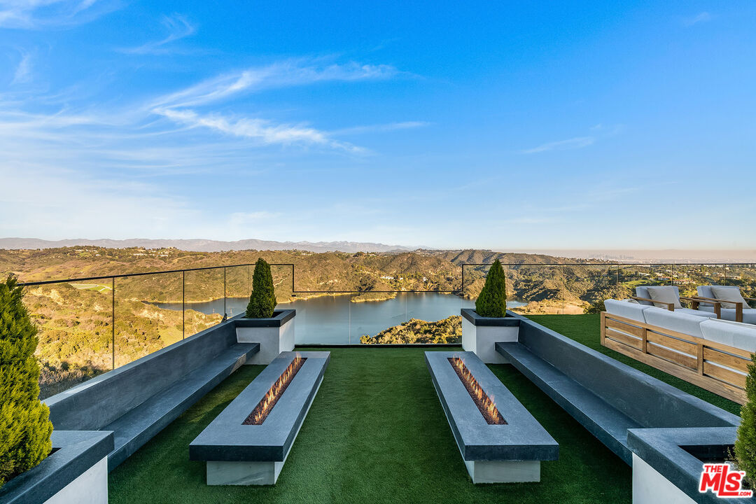 2078 Stradella Road Los Angeles, CA 90077 - Photo 33 of 37 a view of outdoor space with seating area