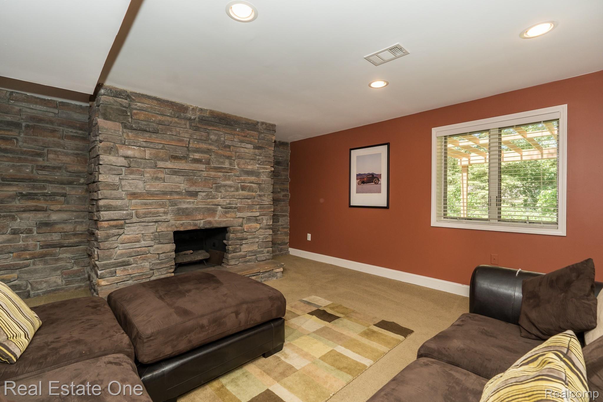 4245 Collins Road Rochester, MI 48306 - Photo 49 of 70 LL FAMILY RM