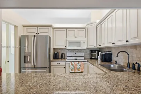 $288,000 | 104 Freedom Court, Unit 104, Deerfield Beach, FL 33442