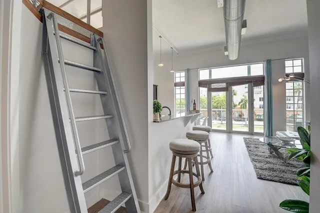 $5,000 | 185 Northeast 4th Avenue, Unit 210, Delray Beach, FL 33483