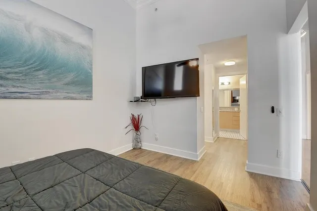 $5,000 | 185 Northeast 4th Avenue, Unit 210, Delray Beach, FL 33483