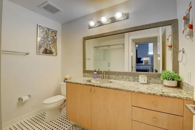 $5,000 | 185 Northeast 4th Avenue, Unit 210, Delray Beach, FL 33483