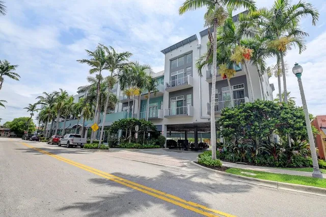 $5,000 | 185 Northeast 4th Avenue, Unit 210, Delray Beach, FL 33483
