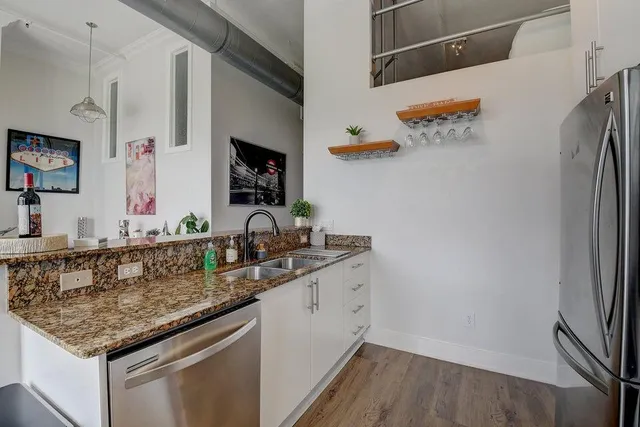 $5,000 | 185 Northeast 4th Avenue, Unit 210, Delray Beach, FL 33483