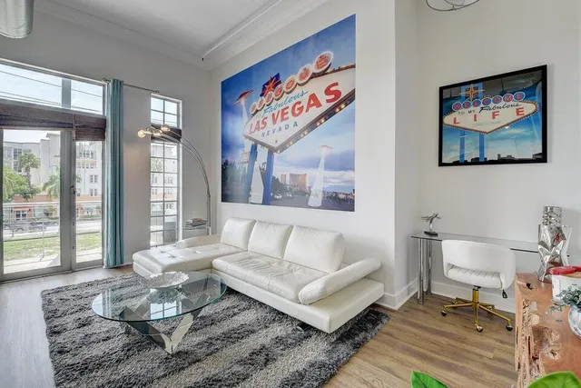 $5,000 | 185 Northeast 4th Avenue, Unit 210, Delray Beach, FL 33483