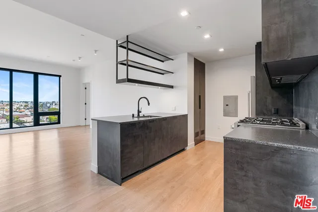 $4,595 | 10700 Tabor Street, Unit 523, Los Angeles, CA 90034