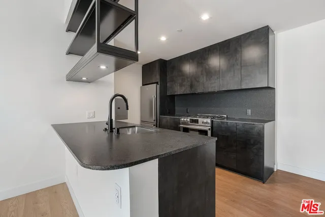 $4,595 | 10700 Tabor Street, Unit 523, Los Angeles, CA 90034