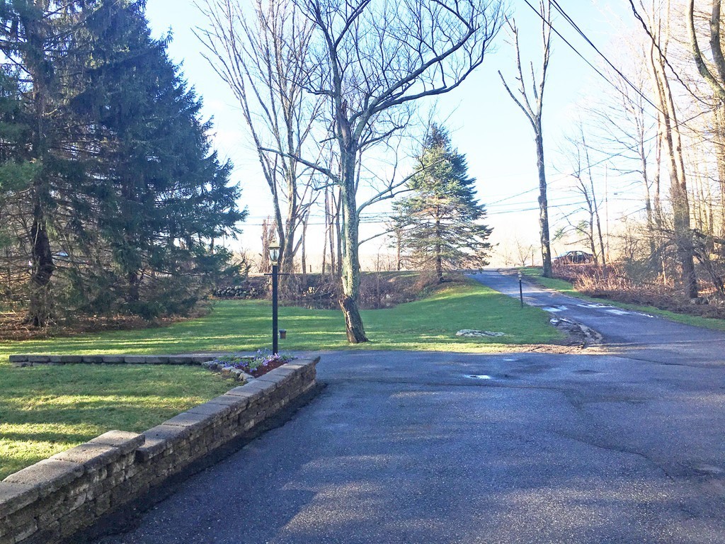 20 Maple Street Sherborn, MA 01770 - Photo 4 of 27 Gallery Image 4