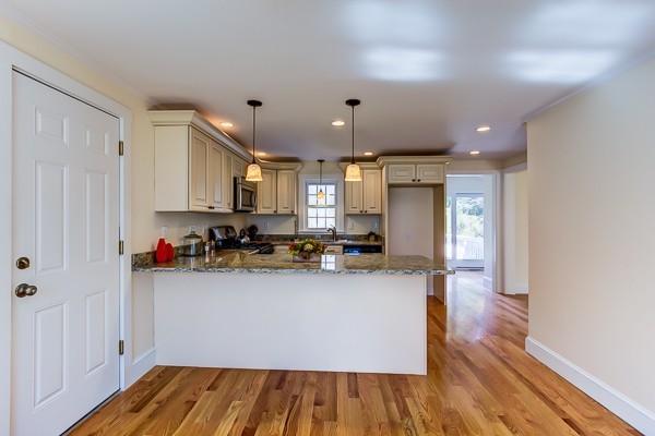 20 Maple Street Sherborn, MA 01770 - Photo 7 of 27 Gallery Image 7