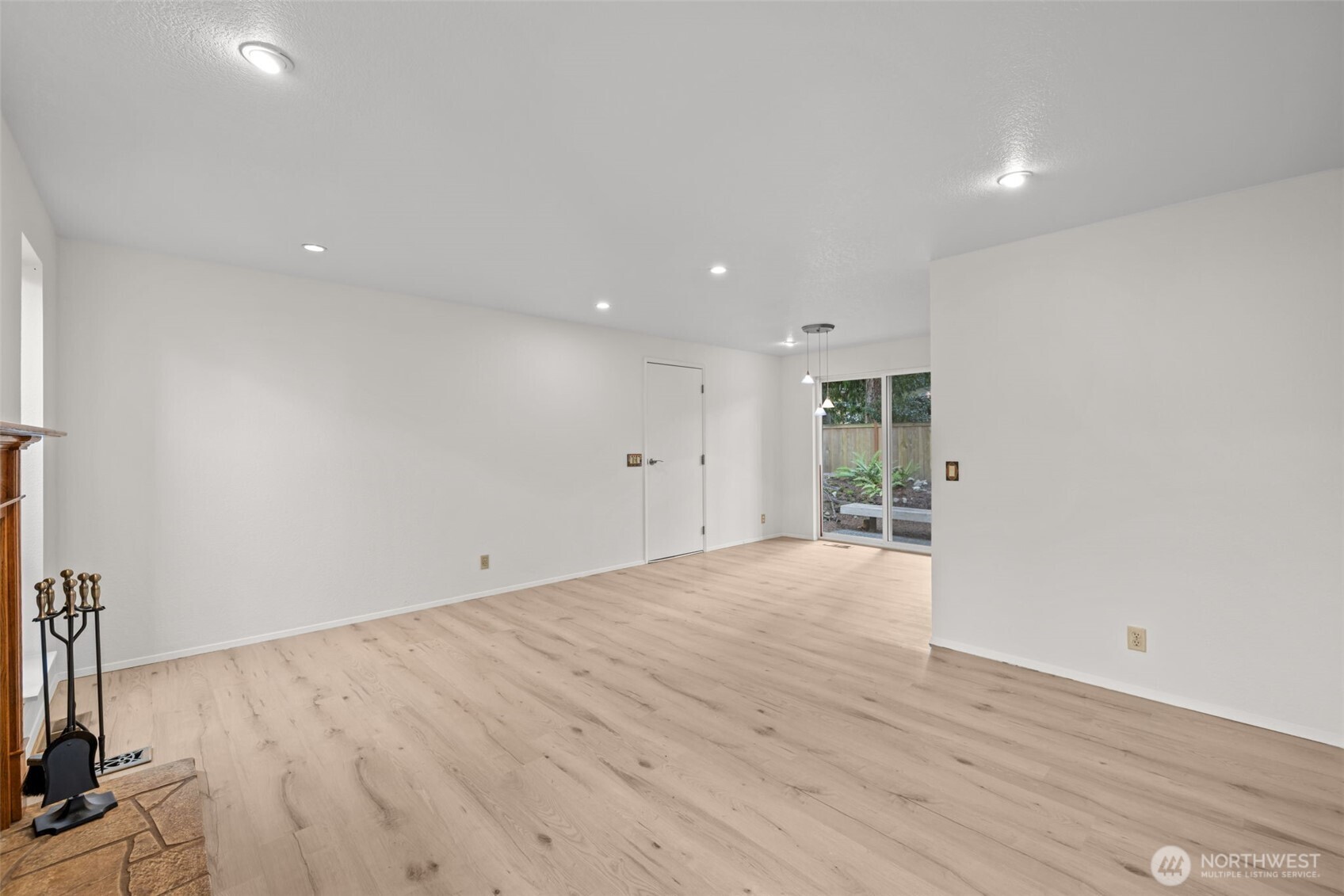 5716 145th Street Southwest Edmonds, WA 98026 - Photo 11 of 29 Gallery Image 11
