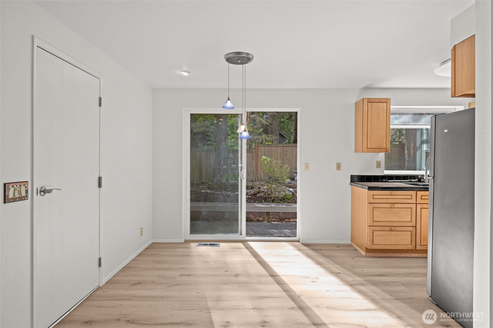 5716 145th Street Southwest Edmonds, WA 98026 - Photo 16 of 29 Gallery Image 16