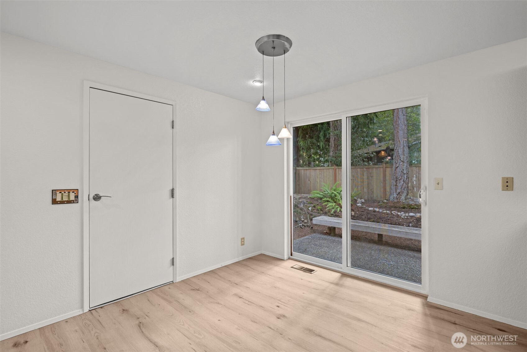 5716 145th Street Southwest Edmonds, WA 98026 - Photo 17 of 29 Gallery Image 17