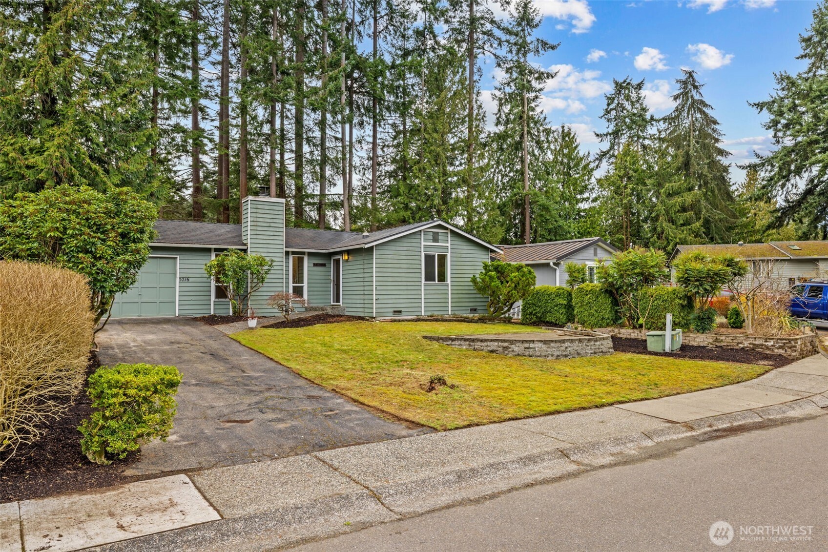 5716 145th Street Southwest Edmonds, WA 98026 - Photo 2 of 29 Gallery Image 2