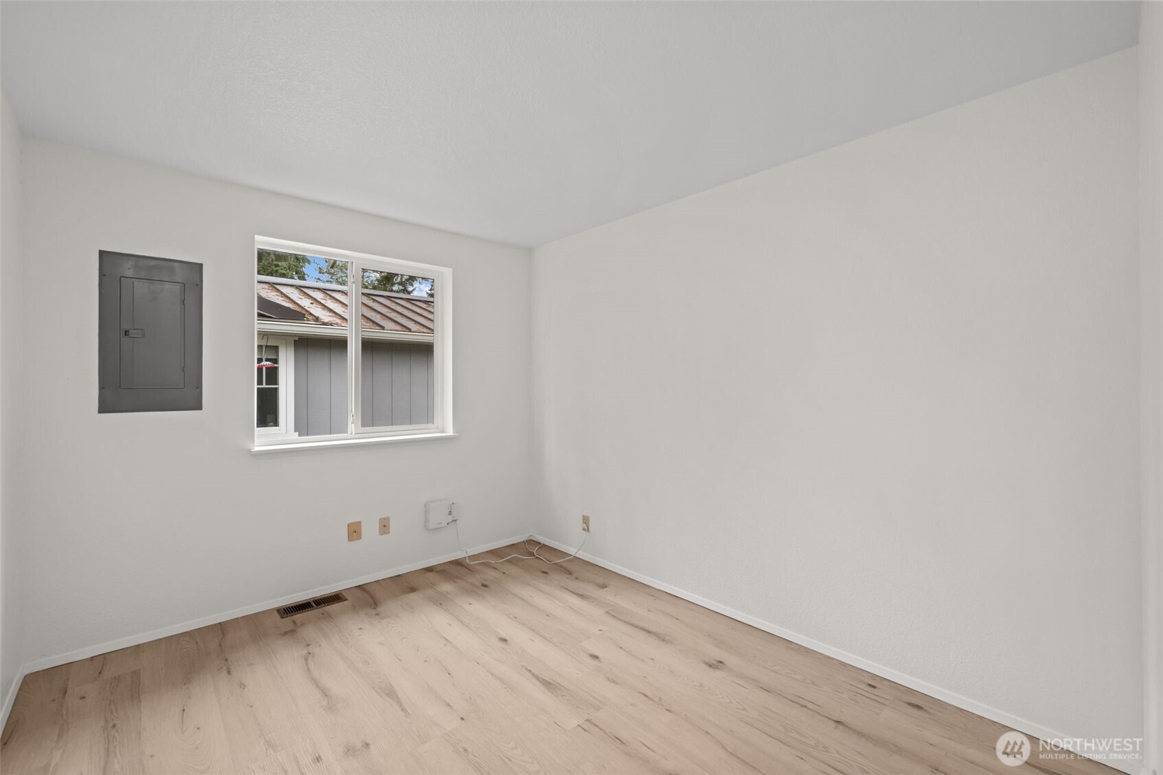 5716 145th Street Southwest Edmonds, WA 98026 - Photo 22 of 29 Gallery Image 22