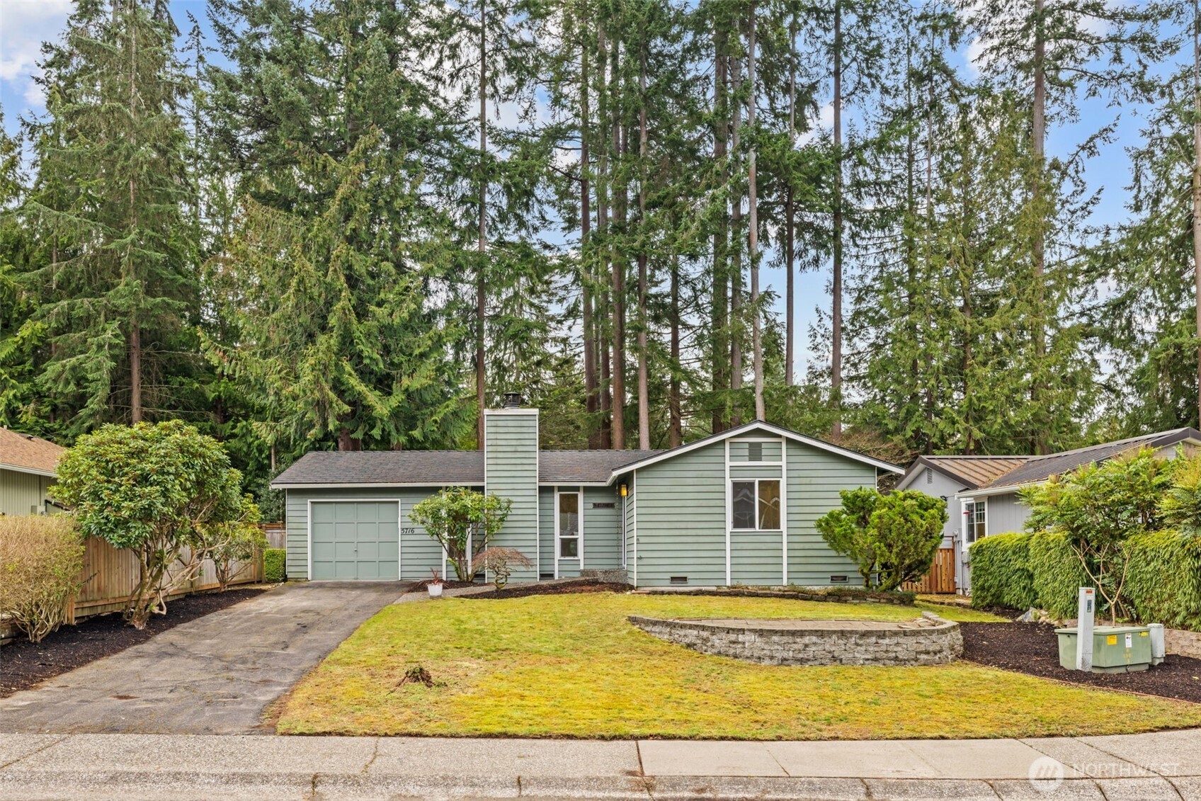 5716 145th Street Southwest Edmonds, WA 98026 - Photo 3 of 29 Gallery Image 3