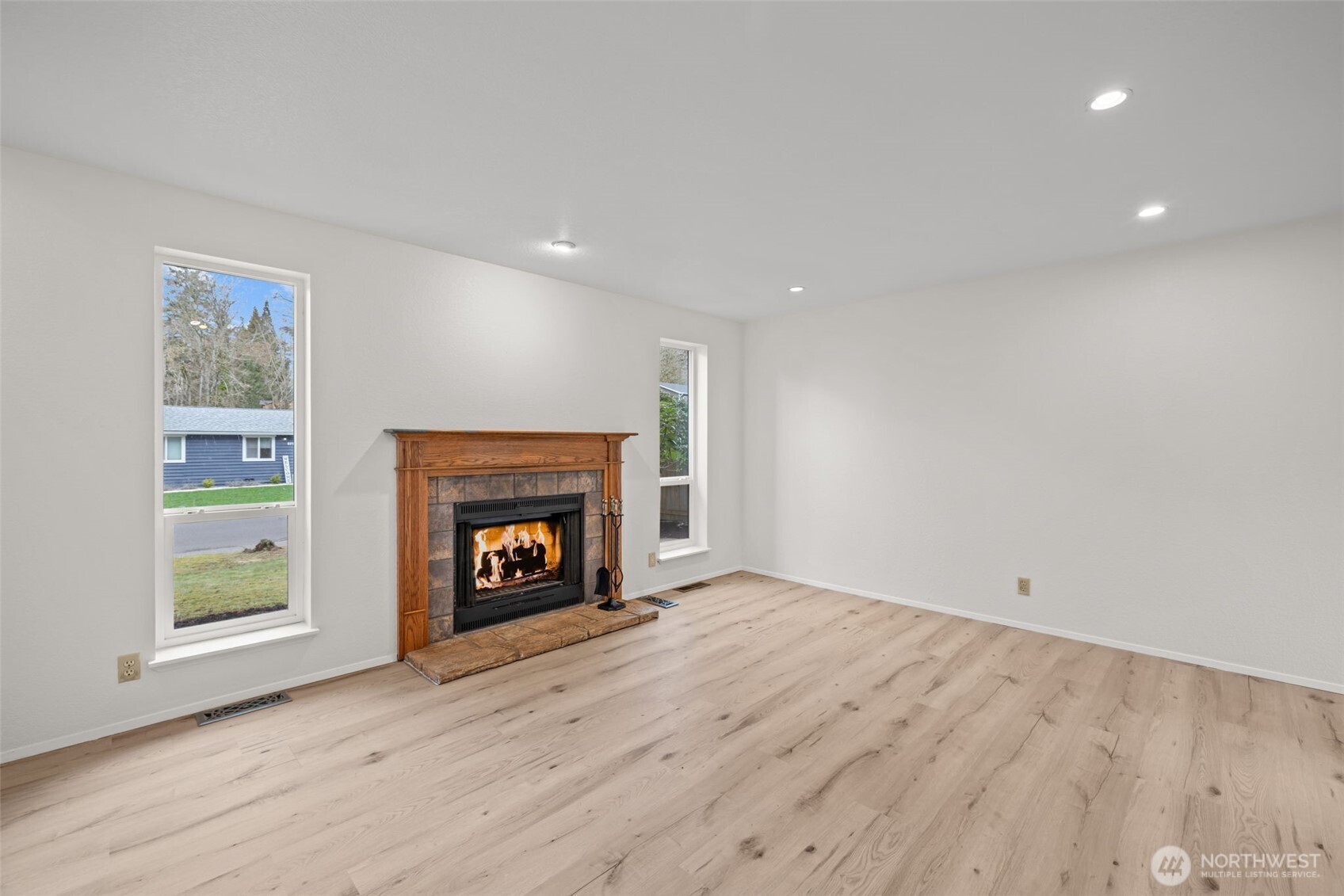 5716 145th Street Southwest Edmonds, WA 98026 - Photo 9 of 29 Gallery Image 9