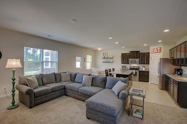 337 Iveson Road Summerville, SC 29486 - Photo 5 of 34 Spacious Living Room