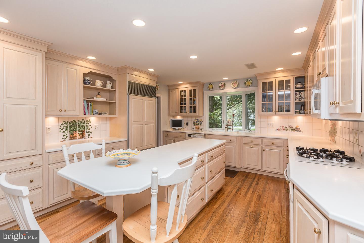 1279 Argyle Road Berwyn, PA 19312 - Photo 15 of 73 Kitchen with island seating