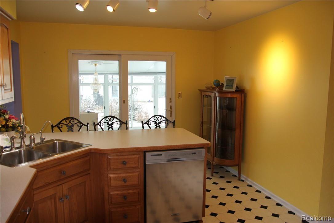 10151 Grafton Road Carleton, MI 48117 - Photo 8 of 32 IMG_6749 (1).JPG