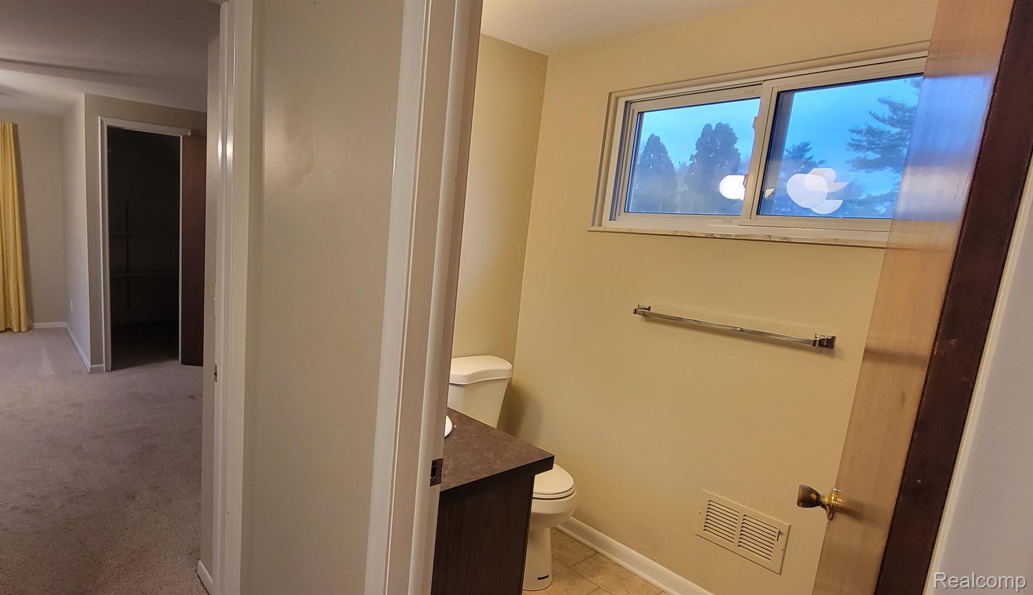 2740 Lake Angelus Road Waterford, MI 48329 - Photo 34 of 52 Gallery Image 34