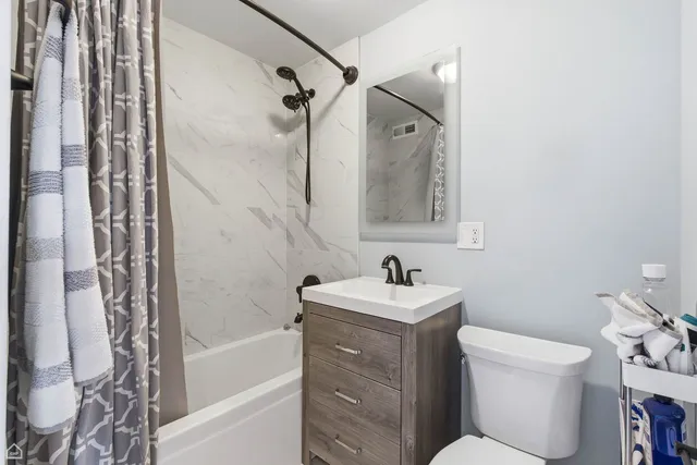 $2,500 | 2930 North Sheridan Road, Unit 1608, Chicago, IL 60657