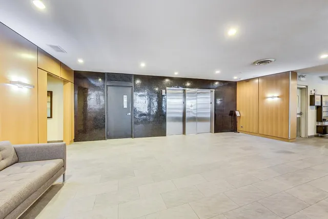 $2,500 | 2930 North Sheridan Road, Unit 1608, Chicago, IL 60657