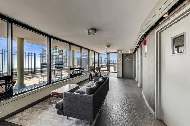 $2,500 | 2930 North Sheridan Road, Unit 1608, Chicago, IL 60657