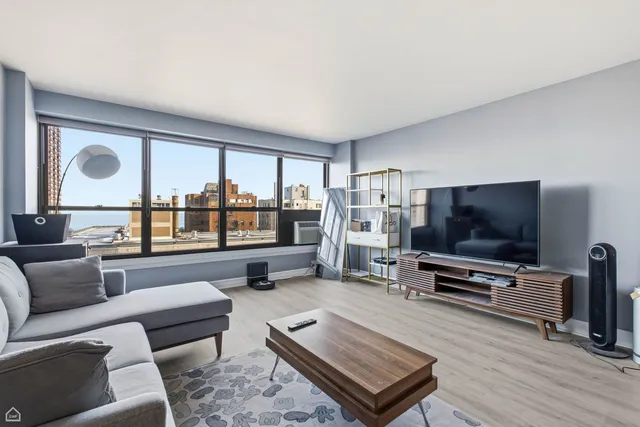 $2,500 | 2930 North Sheridan Road, Unit 1608, Chicago, IL 60657