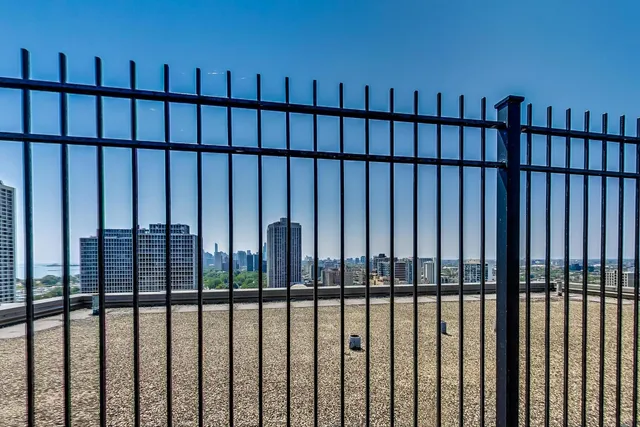 $2,500 | 2930 North Sheridan Road, Unit 1608, Chicago, IL 60657