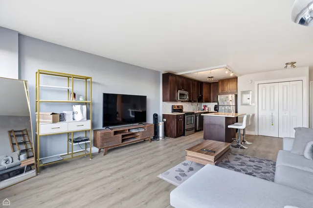 $2,500 | 2930 North Sheridan Road, Unit 1608, Chicago, IL 60657