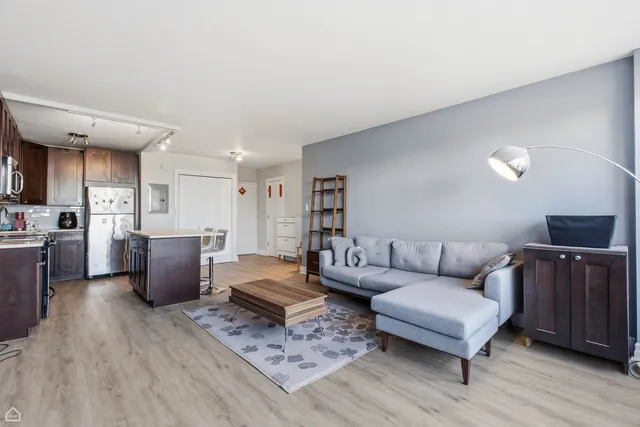 $2,500 | 2930 North Sheridan Road, Unit 1608, Chicago, IL 60657