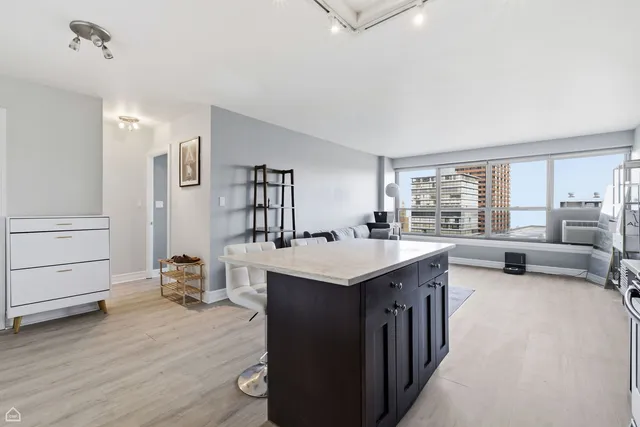 $2,500 | 2930 North Sheridan Road, Unit 1608, Chicago, IL 60657