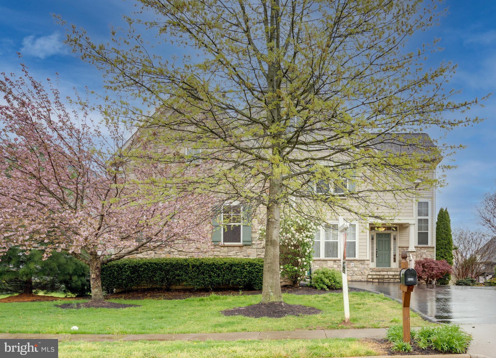 9014 Roaring Spring Loop Bristow, VA 20136 - Photo 3 of 61 Gallery Image 3