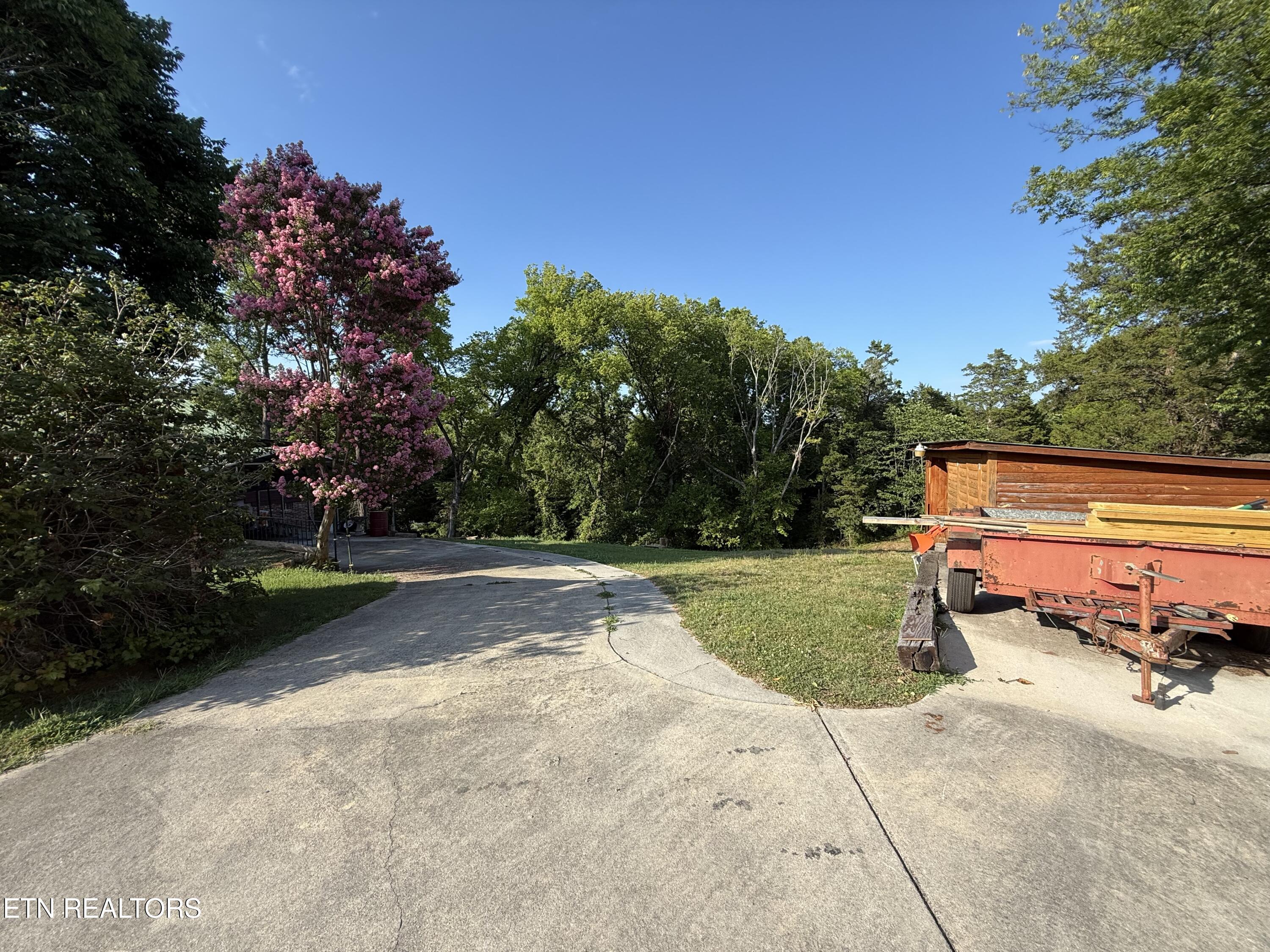 1869 East Old Topside Road Louisville, TN 37777 - Photo 35 of 39 O