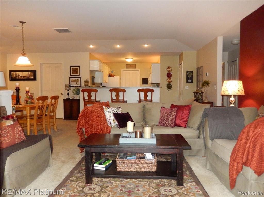 4199 Hampton Ridge Boulevard Howell, MI 48843 - Photo 8 of 42