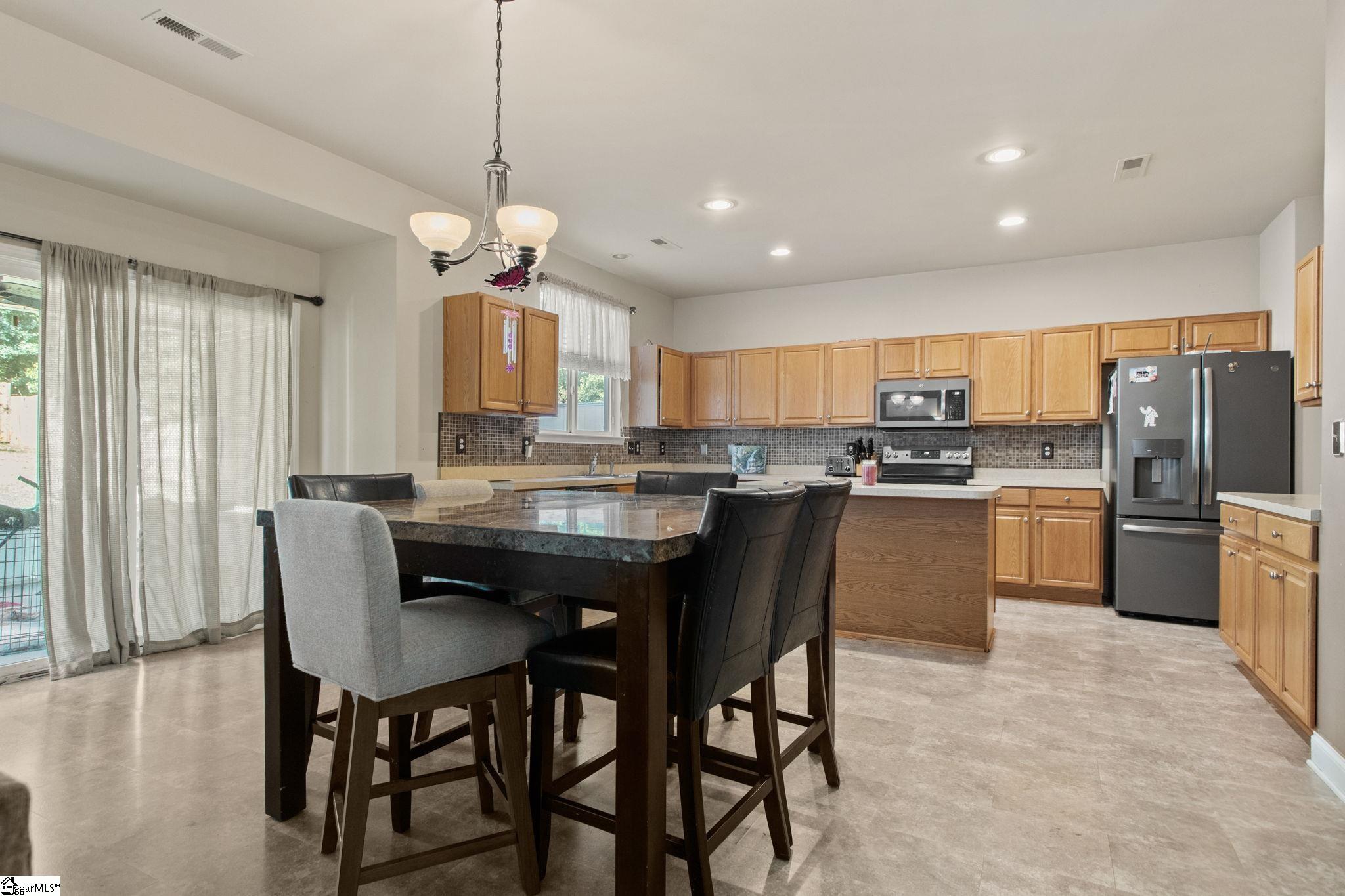 27 Border Avenue Simpsonville, SC 29680 - Photo 8 of 26