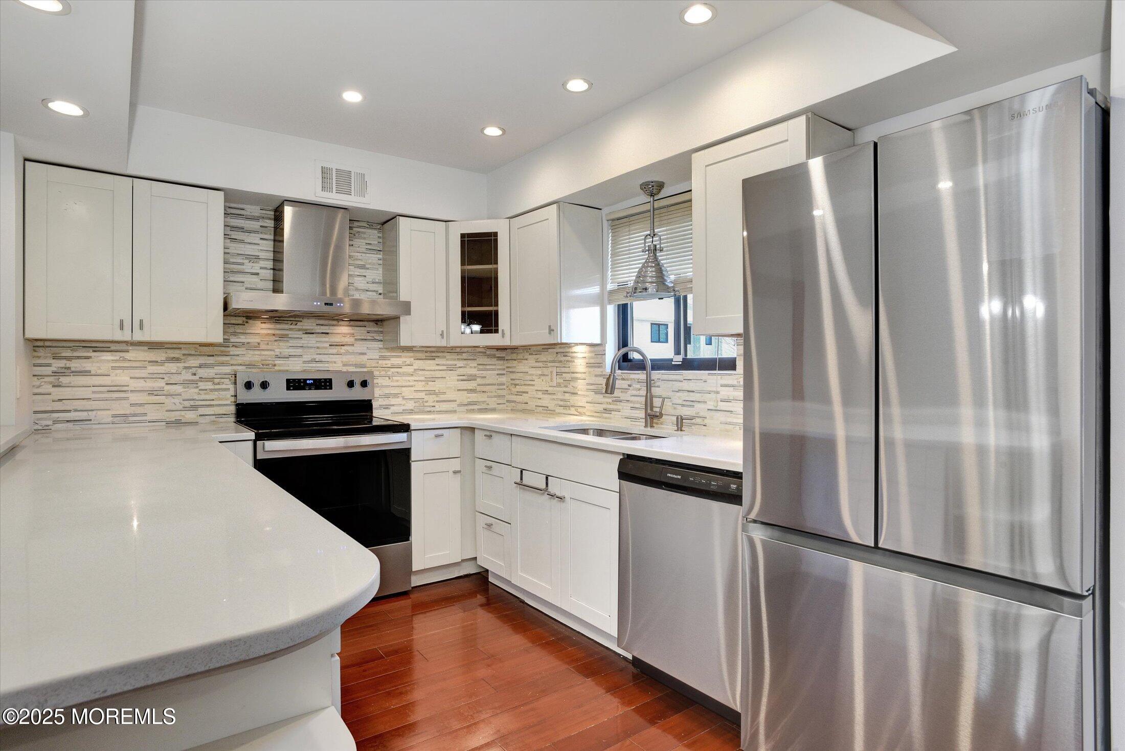 388 Middlewood Road Middletown, NJ 07748 - Photo 15 of 32 15-Kitchen