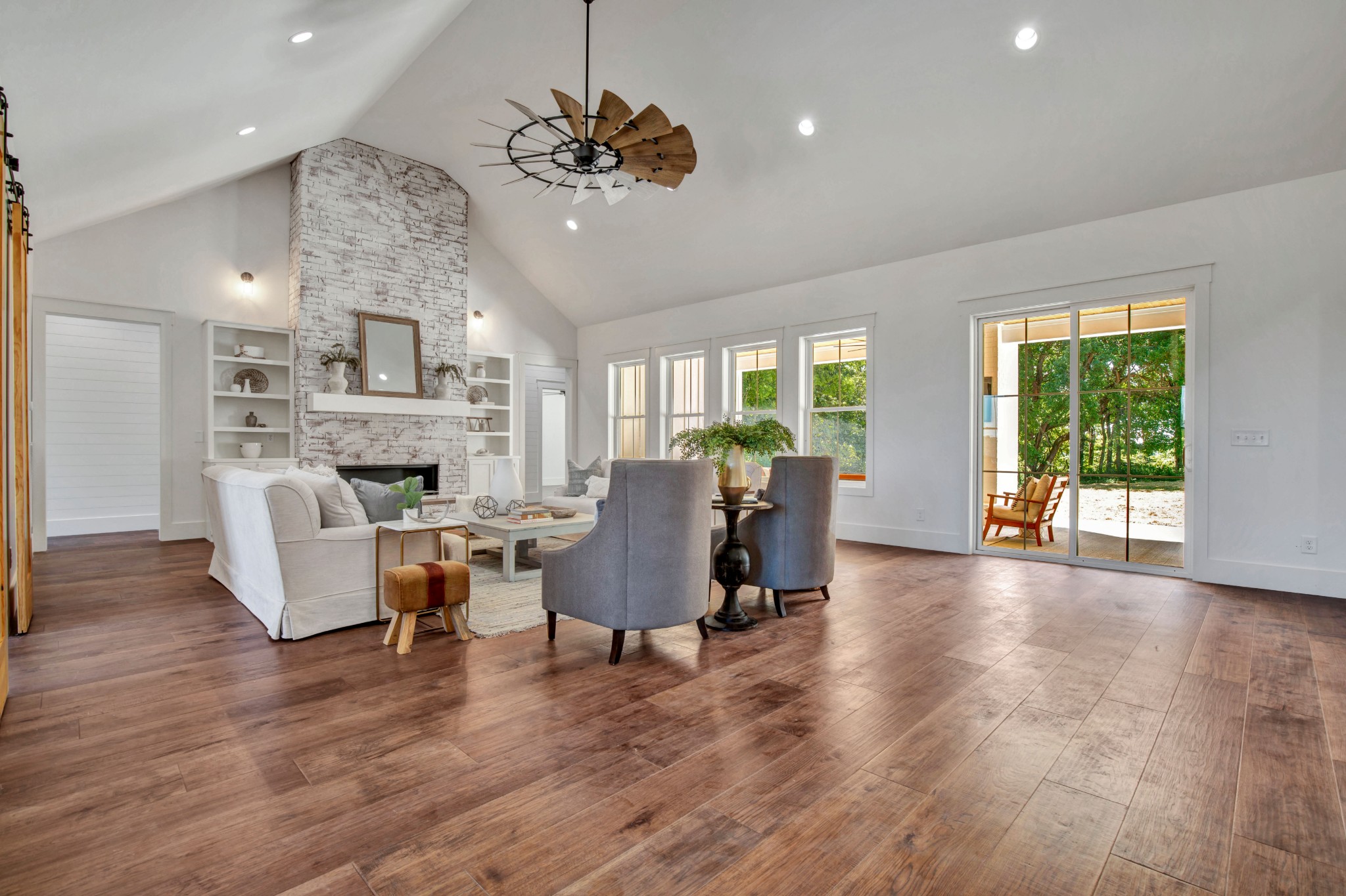 2546 Taylor Road Columbia, TN 38401 - Photo 4 of 50 Gallery Image 4