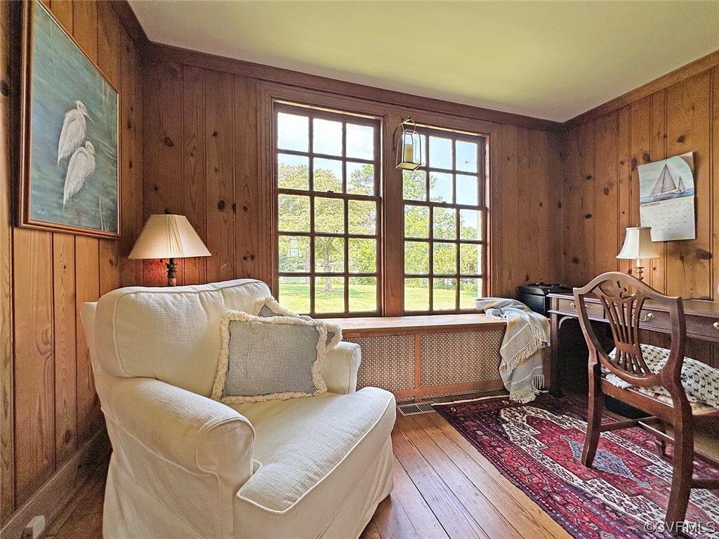 616 Main Street Reedville, VA 22539 - Photo 13 of 30 a living room with furniture and a window