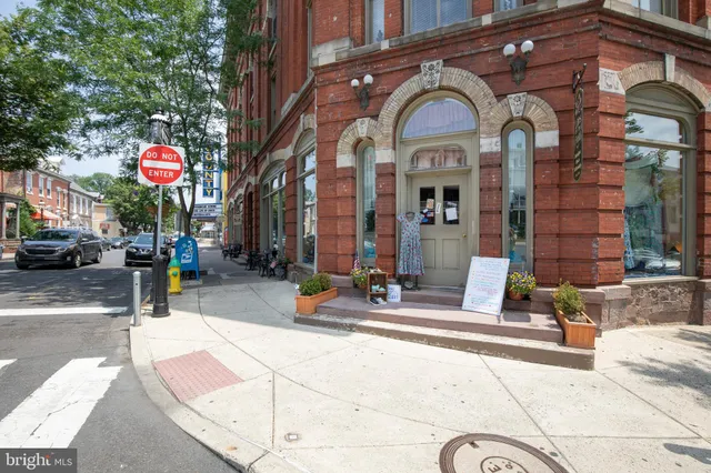 $1,950 | 30 West State Street, Unit B, Doylestown, PA 18901