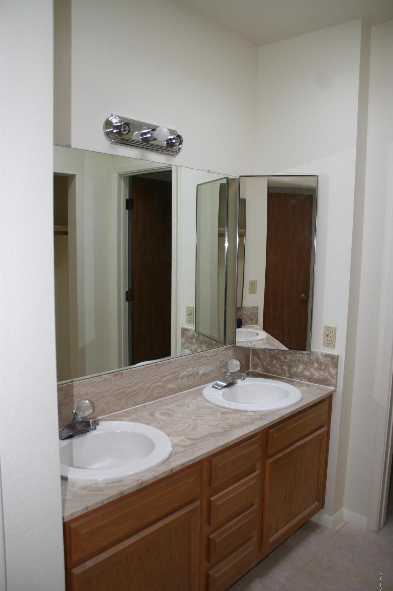 1949 North Swan Road, Unit 16 Tucson, AZ 85712 - Photo 15 of 22