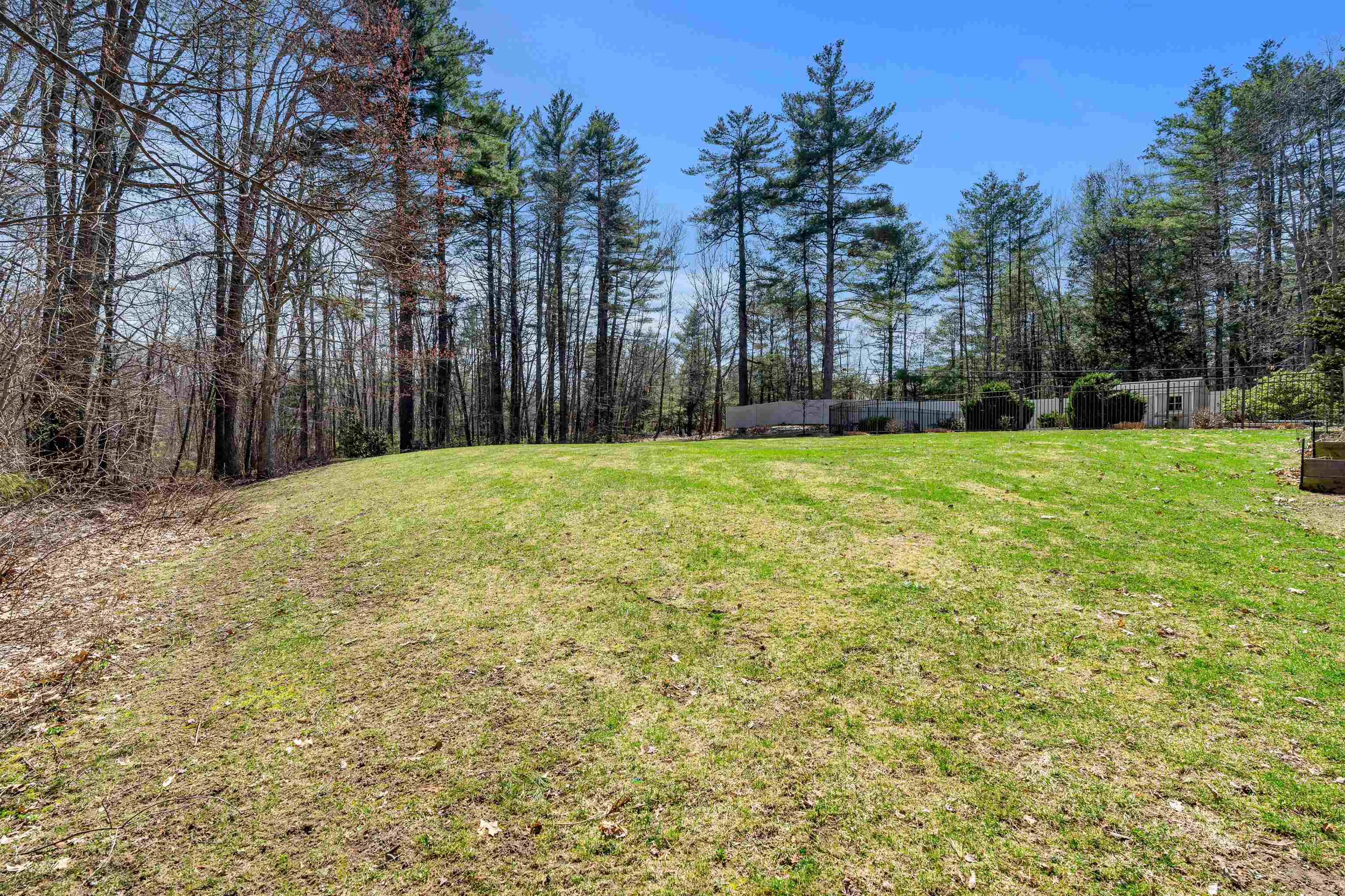 36 Boxwood Road Bedford, NH 03110 - Photo 39 of 40