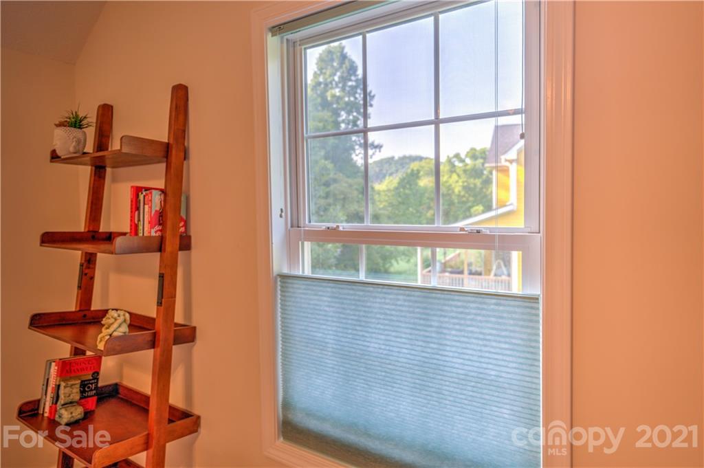 79 Noble Road, Unit 2 Fairview, NC 28730 - Photo 11 of 48 Gallery Image 11