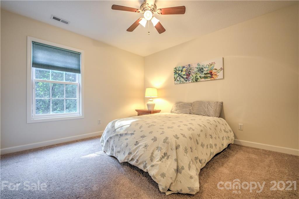 79 Noble Road, Unit 2 Fairview, NC 28730 - Photo 16 of 48 Gallery Image 16