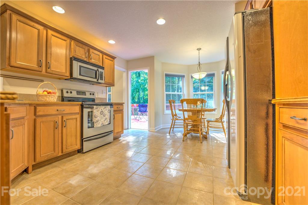 79 Noble Road, Unit 2 Fairview, NC 28730 - Photo 25 of 48 Gallery Image 25