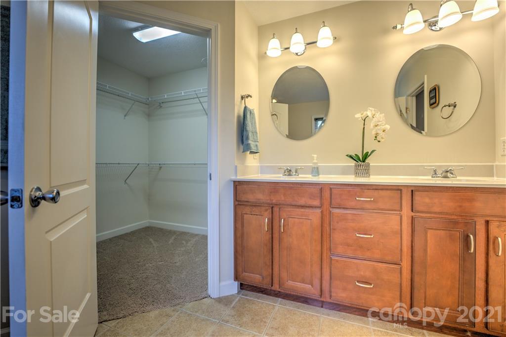 79 Noble Road, Unit 2 Fairview, NC 28730 - Photo 33 of 48 Gallery Image 33