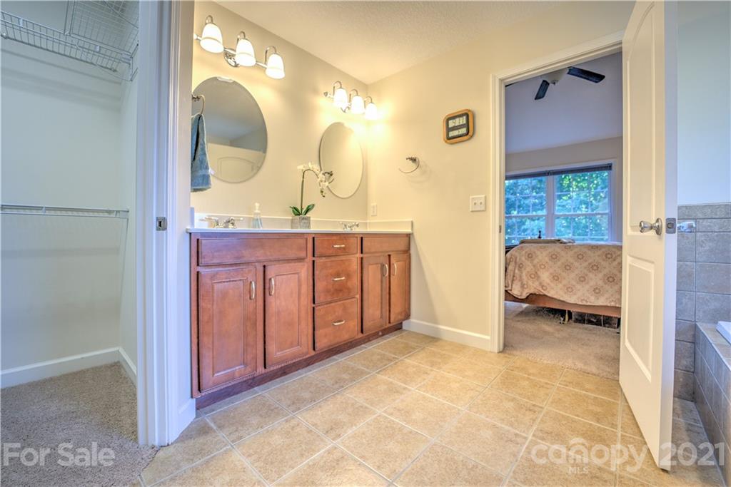 79 Noble Road, Unit 2 Fairview, NC 28730 - Photo 34 of 48 Gallery Image 34
